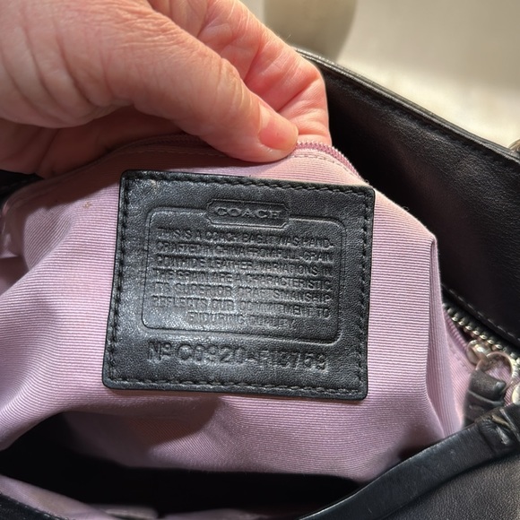 Coach GALLERY F13759 Black Leather Double Handle Satchel Handbag. Size … - Picture 5 of 8